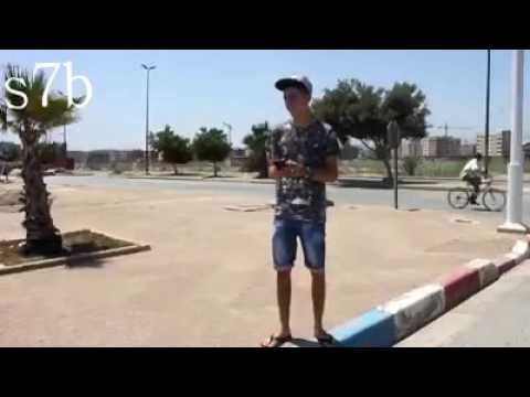 شاهد فيلمًا قصيرًا عن الفتيات اللواتي يستميلهن إغراء المال