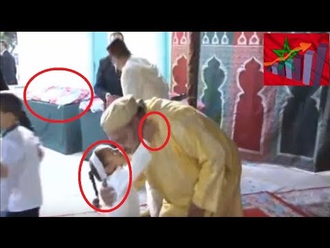 بالفيديو أطفال أضحكو ملايين المغربيين عند وقوفهم أمام الملك محمد السادس