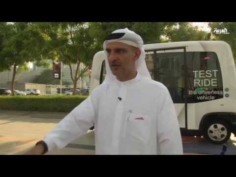 أول مركبة ذاتية القيادة تسير قرب برج خليفة بصورة تجريبية