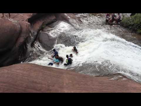 شاهد منزلق مائي ترفيهي من صنع الطبيعة