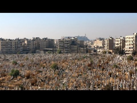 المدنيون السوريون في حلب ينتظرون المساعدات