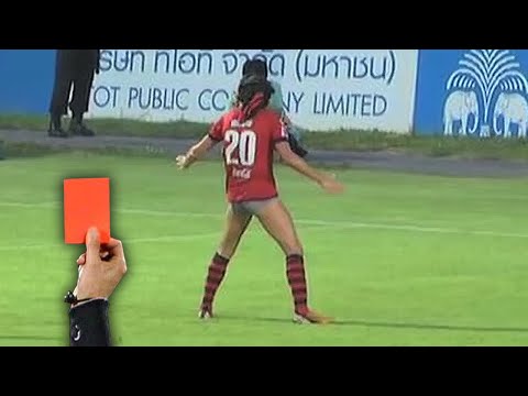 أغرب 10 حالات طرد للاعبين خلال احتفالهم بالأهداف