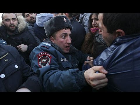 مواجهات بين الشرطة ومتظاهرين في آرمينيا
