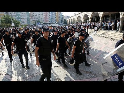 ايقاف أكثر من 12 ألف شرطي عن العمل في تركيا
