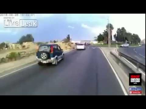 سائق مندفع يسير بشكل مخيف