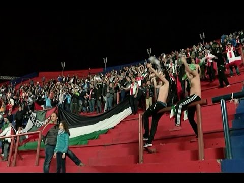 العلم الفلسطيني يزيّن مدرجات مباراة سان لورينسو وبالستينو التشيلي