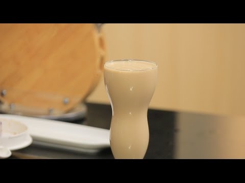 تعرفي على طريقة عمل سموذي زبدة الفول السوداني