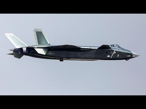الصين تكشف عن المقاتلة الحربية الشبح جي20
