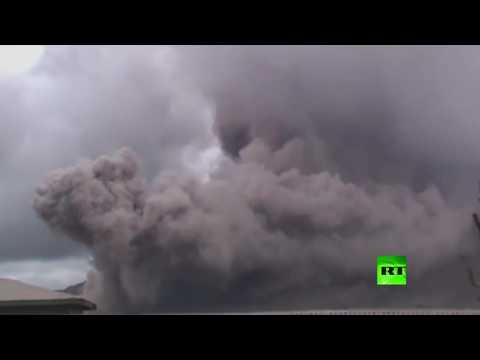 ثوران بركان في إحدى جزائر إندونيسيا