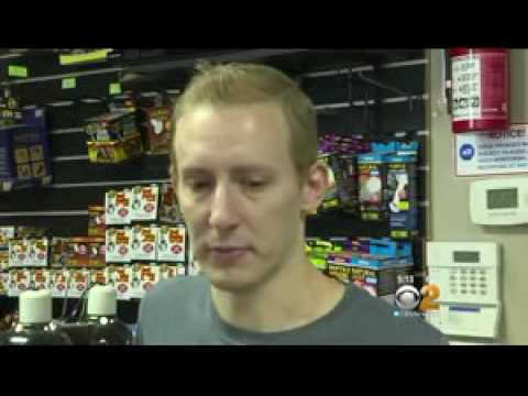 كاميرا مراقبة تفضح لص الأفاعي في نيويورك