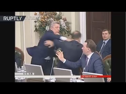 لكمة قد تكون الأقوى تحت قبة البرلمان الأوكراني