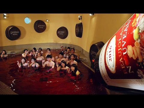 حمام النبيذ أفضل طرق الاسترخاء اليابانية
