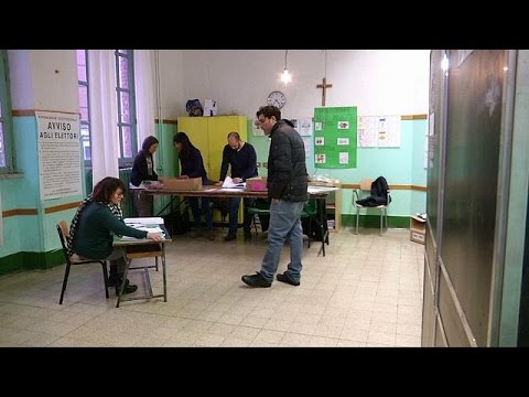إيطاليا تبدأ الاستفتاء حول الإصلاح الدستوري المصيري
