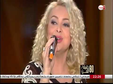 سلوى زينون نجمة في الخفاء تردد الآذان بصوت رائع