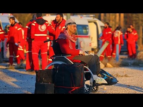 تواصل عمليات إجلاء المدنيين والمقاتلين من حلب
