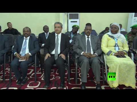 نواب البرلمان الصومالي يؤدون القسم القانوني