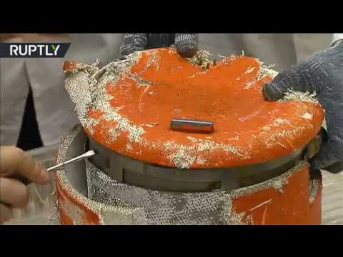 شاهد لحظة وصول الصندوق الأسود للطائرة الروسية المنكوبة إلى موسكو