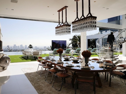 جولة داخل أغلى منزل في الولايات المتحدة