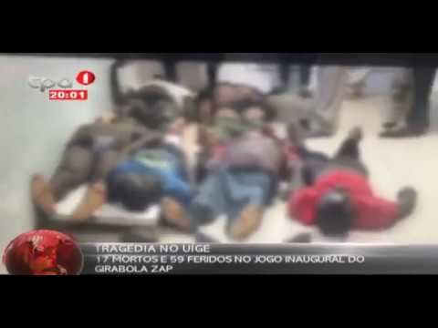 لحظة تدافع الجماهير داخل ملعب كرة أنغولي