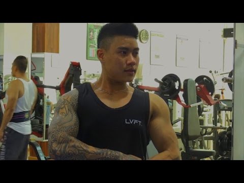 شاهد لاعب كمال أجسام مغاير لهويته الجنسية يتحدى القيود في فيتنام