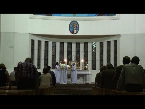 شاهد الكاثوليك المصريون ينتظرون بشغف البابا القادم لدعمهم