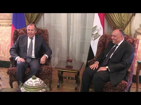 شاهد لافروف يجري محادثات في القاهرة بشأن أزمات المنطقة