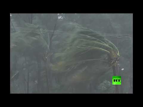 الإعصار مورا يخلف الموت والدمار في بنغلاديش