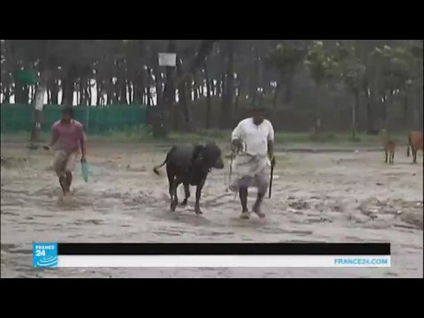 إجلاء مئات الآلاف من السكان في بنغلادش