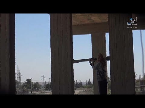 بالفيديو مقاتلو داعش يستميتون في الدفاع عن معقلهم في الرقة