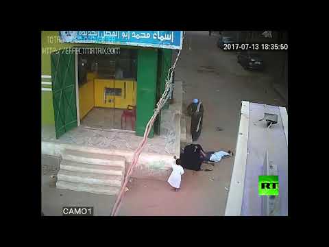 بالفيديو  أب يطلق النار بوحشية على ابنه ويقتله أمام والدته