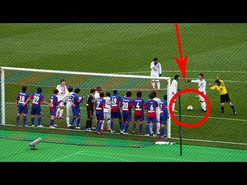 شاهد كيف اجتمع الـ22 لاعبًا داخل منطقة الجزاء