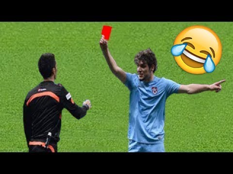 مواقف مضحكة ولحظات مجنونة في كرة القدم