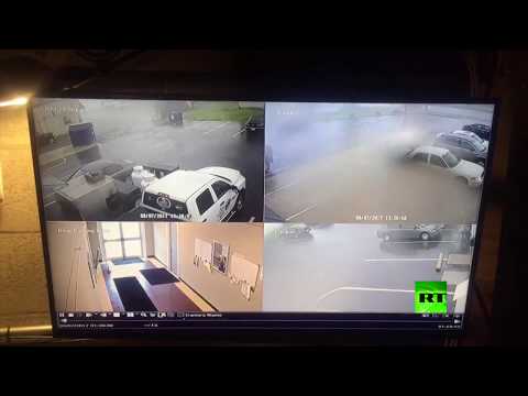 إعصار أميركي يقلب السيارات رأسًا على عقب