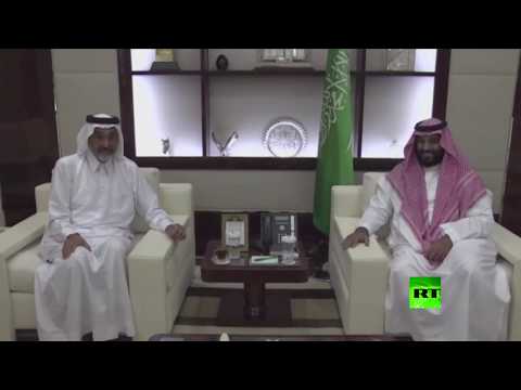 شاهد لقاء بين محمد بن سلمان وعبد الله بن علي آل ثاني في جدة