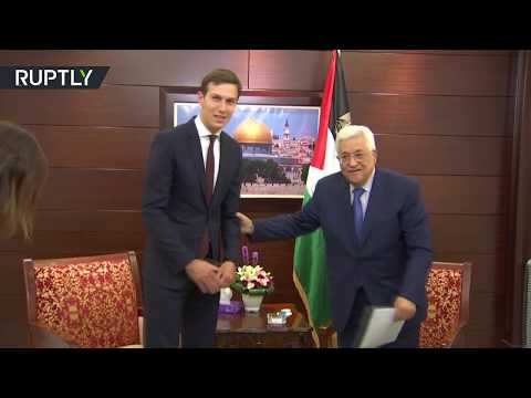شاهد عباس يستقبل الوفد الأمريكي برئاسة كوشنير