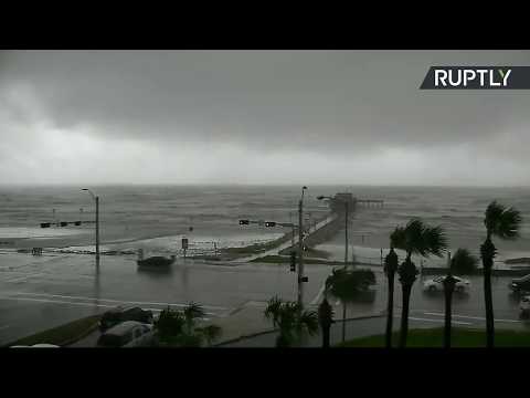 شاهد إعصار هارفي يجتاح ولاية تكساس