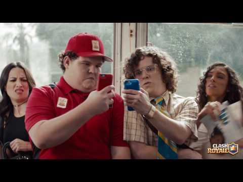 شاهد  clash royale تسيطر على العالم والشارع المصري