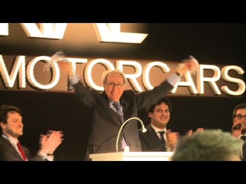 بيع فيراري كانت لآلان ديلون بـ 214 مليون يورو في باريس