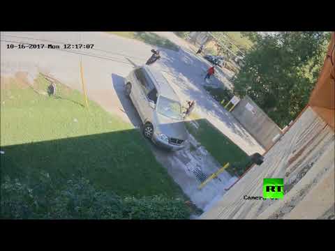 شاهد لحظة مقتل شخص وجرح آخر أثناء هجوم وسط لندن