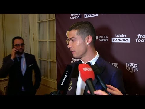 شاهد كريستيانو رونالدو يطالب الجميع بالاستمتاع بكرة القدم