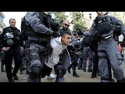 شاهد إشتباكات بين الفلسطينيين وشرطة الاحتلال في جمعة الغضب الثانية  …