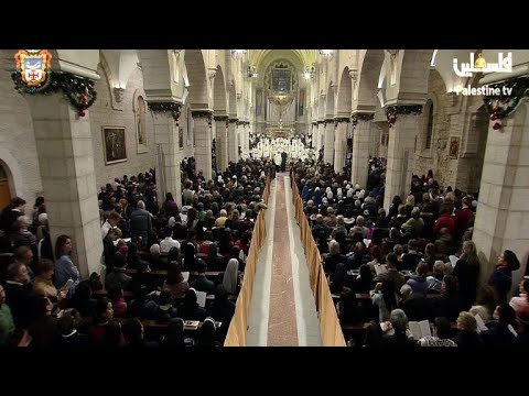 شاهد عباس يُشارك في قداس منتصف الليل في كنيسة القديسة كاترينا