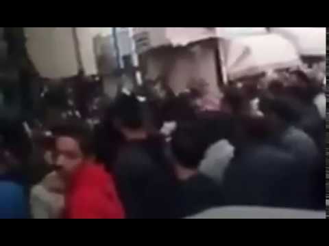 شاهد جنازة عروسين توفيا في اليوم الثاني لزواجهما
