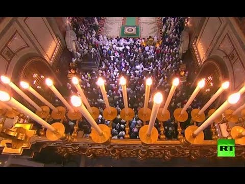قداس لمناسبة عيد ميلاد المسيح في موسكو وسان بطرسبورغ
