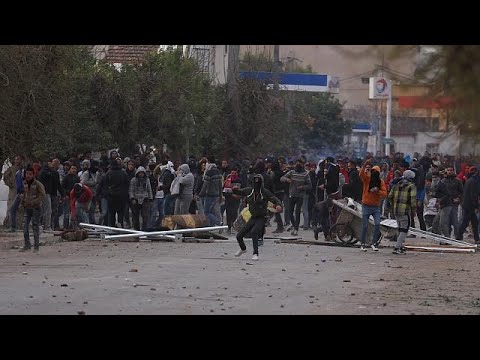 اعتقال 150 شخصًا بينهم قادة في المعارضة التونسية