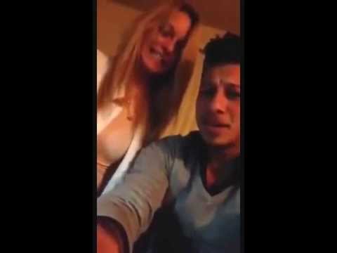 بطريقة مضحكة تعجز عن التقليد