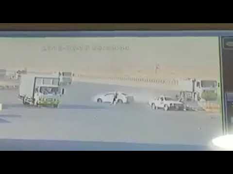 شاهد متهور يرتكب حادثة دهس مروعة ويهرب من الموقع