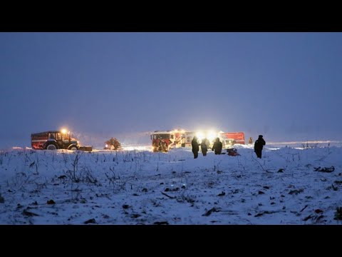 شاهد تحطم طائرة مدنية روسية بعد إقلاعها ومقتل جميع ركابها