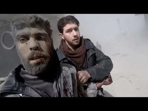 بالفيديو سكَّان الغوطة الشرقية ممزقون تحت تأثير القصف