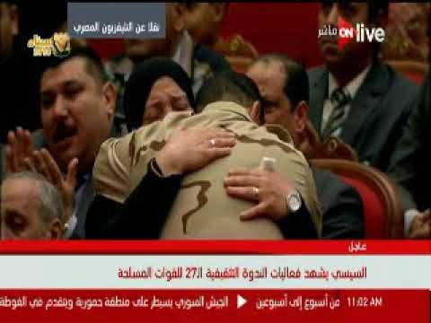 شاهد والدة الشهيد شريف محمد عُمر تحتضن قائد الكتيبة